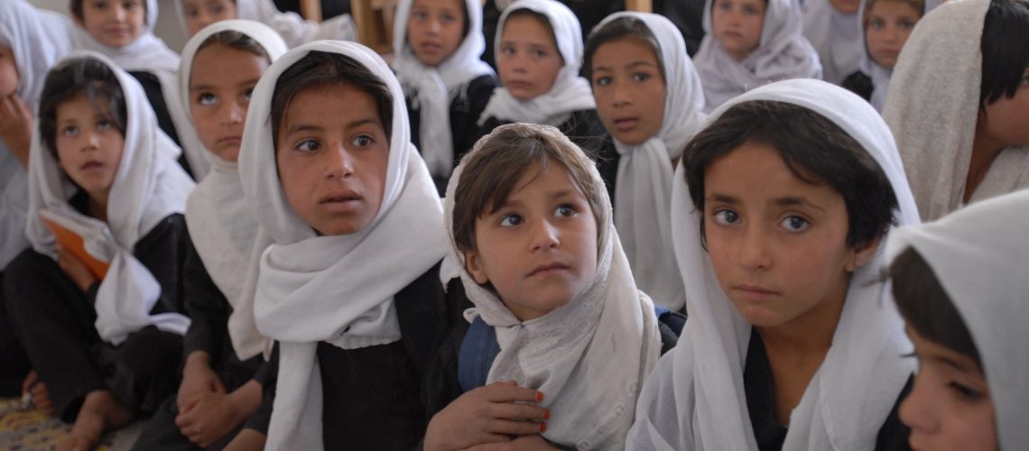 https://pixabay.com/photos/afghanistan-school-classroom-girls-80087/