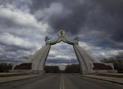Monument to the Three Charters for National Reunification
(Business Insider)