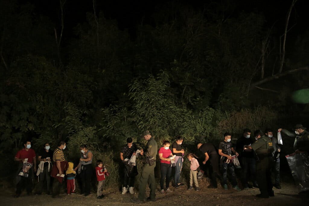 Photo by Jason Garza via https://www.nytimes.com/2021/10/29/us/politics/immigration-remain-mexico.html